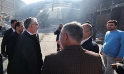 Bakan Işıkhan, Hurdacılar Sanayi Sitesi'ndeki yangın sahasını ziyaret etti