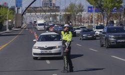 Başkentte polis bayram öncesi trafik denetimlerini artırdı