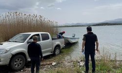 Beyşehir Gölü'ne avlanma yasağı döneminde serilmiş yüzlerce metre ağ yakalandı