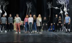 Bursa Devlet Tiyatrosu "Küçük Korku Dükkanı" müzikalinin prömiyerini yapacak