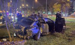 Bursa'da iki otomobilin çarpıştığı kazada yaralanan 4 kişi hastaneye kaldırıldı