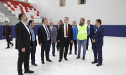 Çubuk Kaymakamı Keleş ile Belediye Başkanı Demirbaş spor salonu inşaatını gezdi