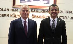 Denizli Büyükşehir Belediye Başkanı seçilen Çavuşoğlu görevi devraldı