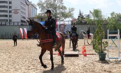Eğitimlerini başarıyla tamamlayan atlı polisler sertifikalarını aldı