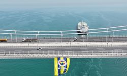 Fenerbahçe Alagöz Holding'in bayrağı Yavuz Sultan Selim Köprüsü'ne asıldı