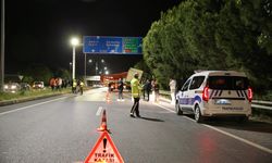 GÜNCELLEME - Denizli'de tırın çarptığı otomobildeki 1 kişi öldü, 5 kişi yaralandı