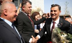 Manisa Büyükşehir Belediye Başkanı Zeyrek, mazbatasını aldı