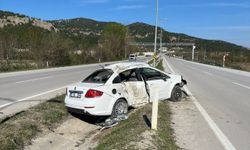 Sinop'ta refüje devrilen otomobildeki 2 kişi ağır yaralandı