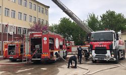 Tekirdağ'da lisenin çatısında çıkan yangın söndürüldü