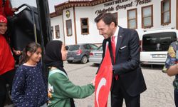 Tokat'ta depremden etkilenen çocukları Belediye Başkanı Yazıcıoğlu ağırladı