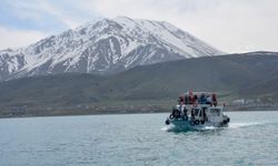 Van'da "2. Akdamar Adası Badem Çiçeği Festivali" düzenlendi