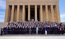 İBB Başkanı İmamoğlu, 26 ilçe belediye başkanıyla birlikte ATA'nın huzurunda