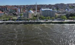 İstanbullular Küçükçekmece Gölü'nden şikayetçi: Kötü koku yayıyor