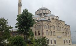 Camide kaçak göçmenleri yakalayan polis sürgün edildi