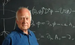 Nobel ödüllü fizikçi Peter Higgs, 94 yaşında öldü