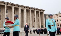 TBMM'de Atatürk Anıtı önünde tören düzenlendi