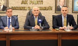 AK Parti Genel Başkan Yardımcısı Yılmaz, partisinin Sakarya İl Başkanlığını ziyaret etti