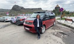 Anne şoför Belkız Çelik, 10 yıldır Kars'ın zorlu yollarında turistleri gezdiriyor