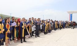 Ardahan Üniversitesinde, mezun olan öğrenciler Filistinliler için dua etti