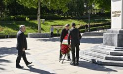 Azerbaycan Başbakanı Ali Asadov, Anıtkabir'i ziyaret etti