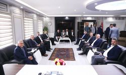 Başkan Büyükkılıç, Yahyalı Belediye Başkanı Esat Öztürk'ü ziyaret etti