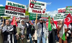 Çanakkale Onsekiz Mart Üniversitesi'nde öğrenciler Gazze'ye destek için yürüdü