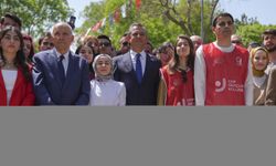 CHP Genel Başkanı Özel, "Büyük Gençlik Yürüyüşü"ne katıldı: