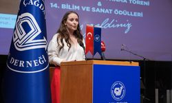 CHP Genel Başkanı Özel, Türkan Saylan'ı anma programına katıldı