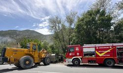 Erzurum'da un yüklü kamyon şarampole devrildi, 1 kişi öldü, 1 kişi yaralandı