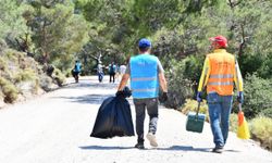 Fethiye'de hükümlüler çevre temizliği yaptı