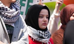 Genç KADEM, Filistin için Sultanahmet Meydanı'nda oturma eylemi düzenledi