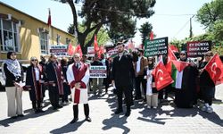 İstanbul Topkapı Üniversitesi öğrencileri ve akademisyenleri, Gazze'ye destek için "sessiz yürüyüş" yaptı