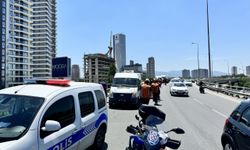 İzmir'de bariyere çarpan motosikletin sürücüsü öldü