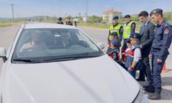 Jandarma ekipleri öğrencilere trafik eğitimi verdi