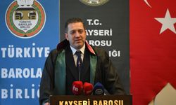 Kayseri'de meslekte 40. ve 50. yılını dolduran 25 avukata plaket verildi