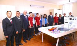 Mahmut Özer başkanlığındaki TBMM heyeti Bakü'de Türk okullarını ziyaret etti