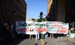 Roma'da öğrenciler, Filistin konusunda seslerini Cumhurbaşkanı Mattarella'ya duyurmaya çalıştı