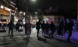 Taksim Meydanı'na çıkan yollar trafik akışına açıldı