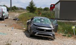 Uşak'ta takla atan otomobildeki Yunanistan uyruklu 1 kişi öldü, 2 kişi yaralandı