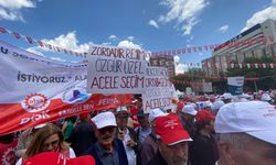 Binlerce emekli Ankara Tandoğan Meydanı'nda: 'Bıçak kemiğe dayandı'