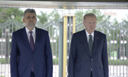 Erdoğan'dan Romanya Başbakanı Ciolacu'ya resmi törenle karşılama