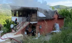 Boşanma sürecinde olduğu kocasının evini yaktı