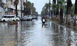 Hatay'da sağanak yağış nedeniyle iki ilçede eğitime ara verildi