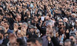 Tahran'da 'Reisi' için matem töreni düzenlendi