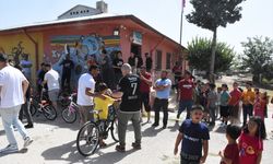 Adana'da 60 öğrenciye bisiklet hediye edildi