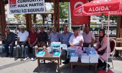 CHP Yahyalı İlçe Başkanlığı ücretsiz KPSS kitabı dağıttı