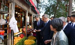 Dışişleri Bakanı Fidan, Urumçi'de Yanghang Camii'ni ve Uluslararası Büyük Pazar'ı ziyaret etti