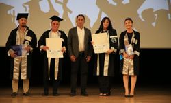 ERÜ İletişim Fakültesi'nden 429 öğrenci mezun oldu
