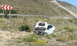 Erzincan’da şarampole devrilen araçtaki 2 kişi yaralandı
