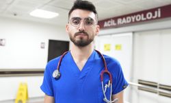 Erzurum'da doktorlara saldıran hasta yakınını ayırmaya çalışan güvenlik görevlisi bıçakla yaralandı